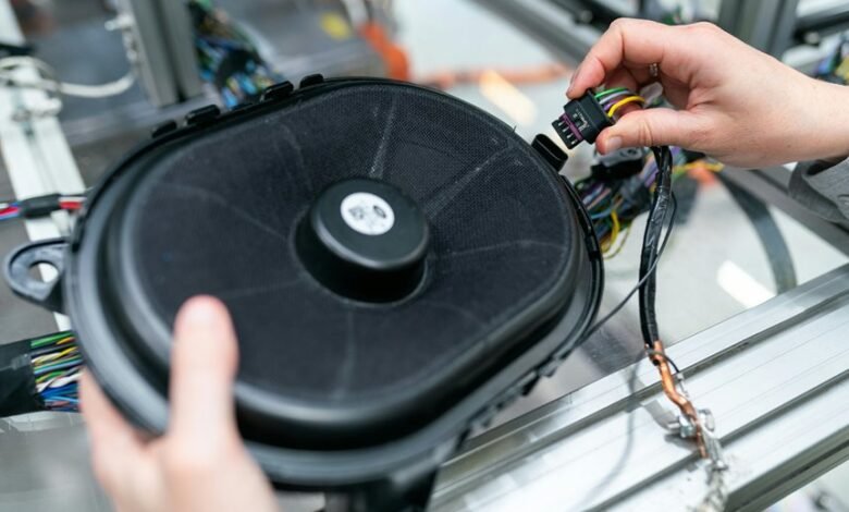 telecommunication contact numbers listed